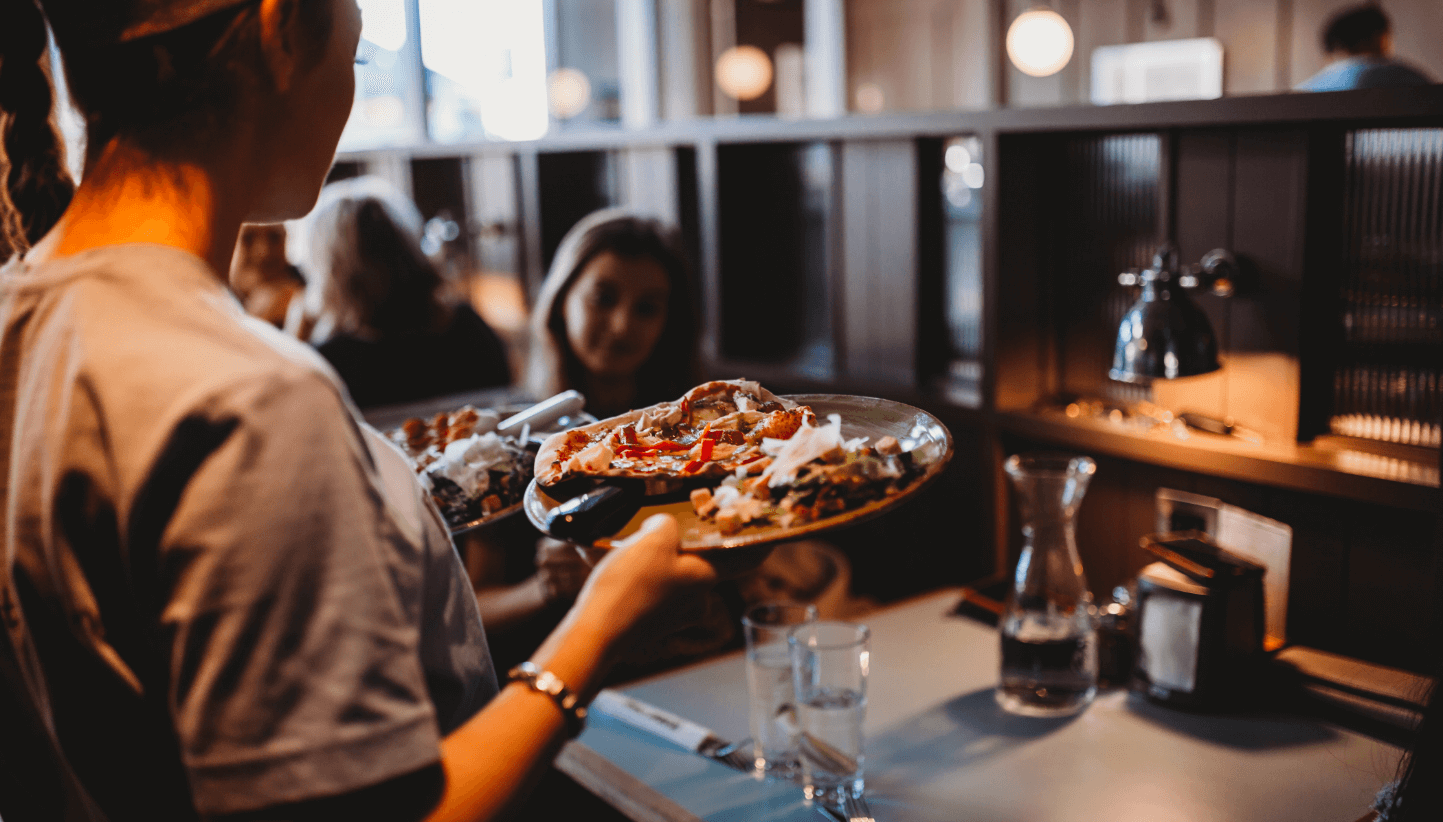 Pizza waiter